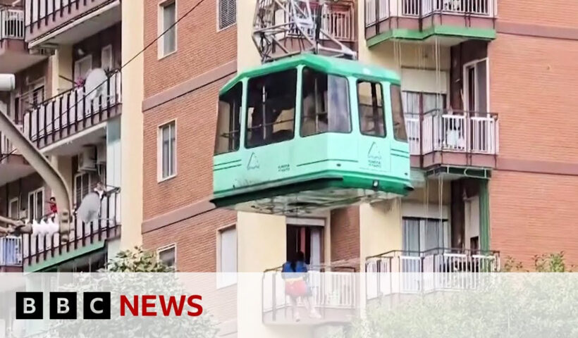Four dead in cable car crash south of Naples | BBC News