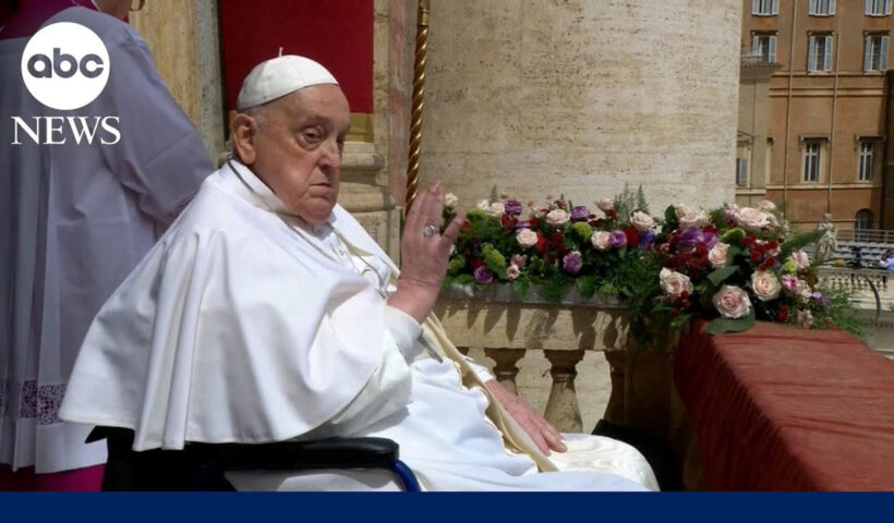 Pope makes appearance for Easter Sunday mass