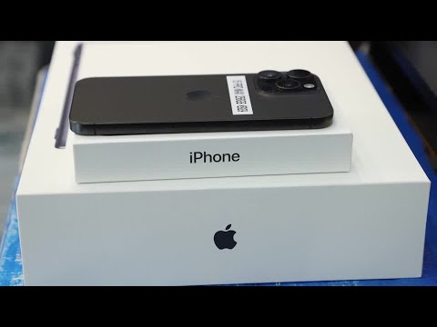 Apple takes top spot for first-quarter smartphone sales, data shows | REUTERS